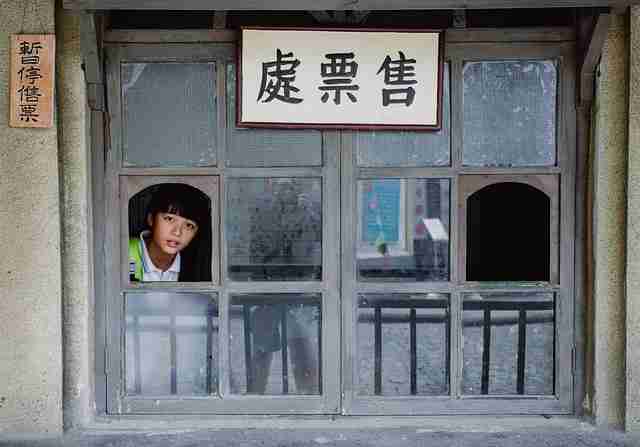 鉴黄师官网角色全面解析｜职业伦理困境已成平台核心职位